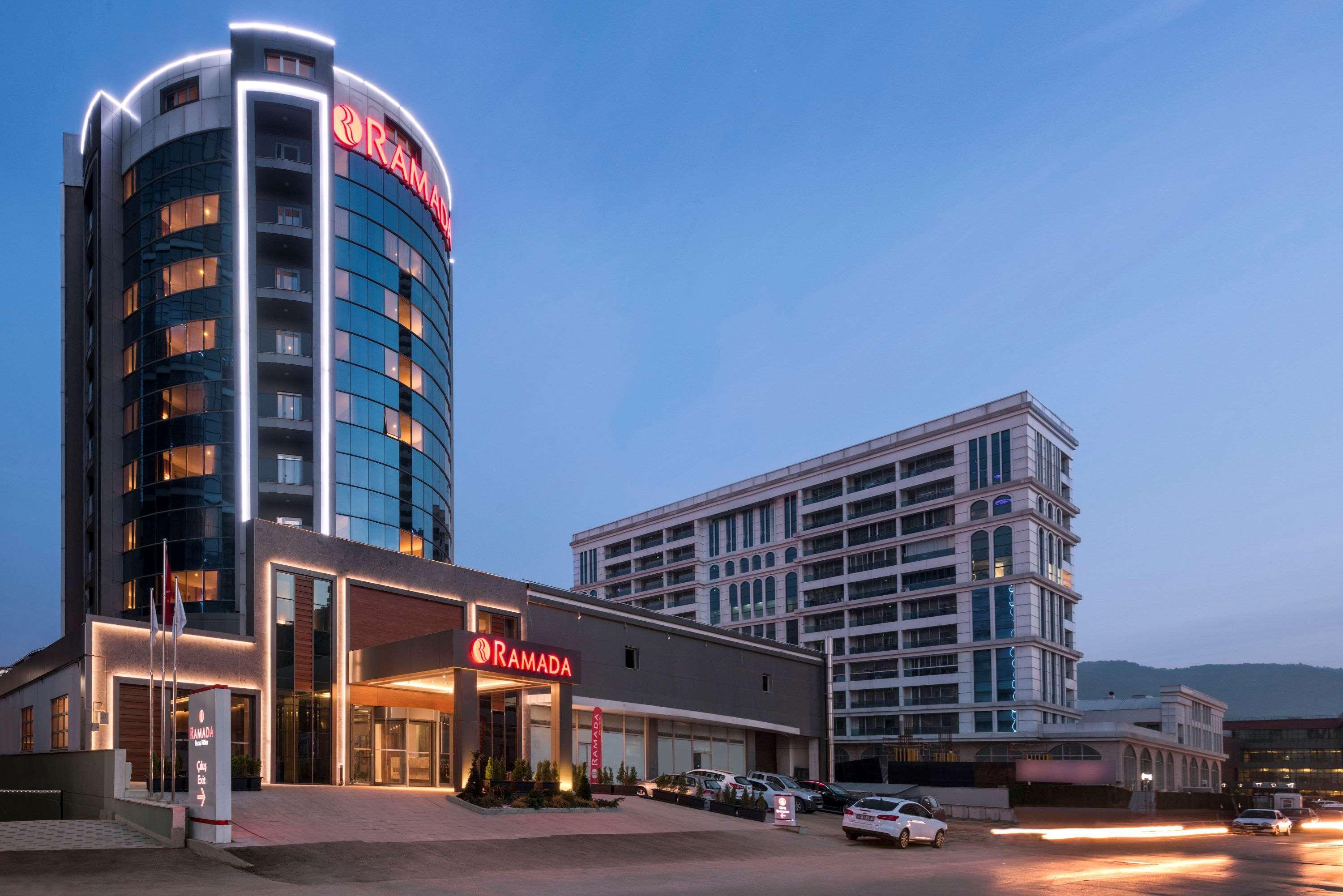 Hotel Ramada By Wyndham Nilufer Bursa Exterior foto